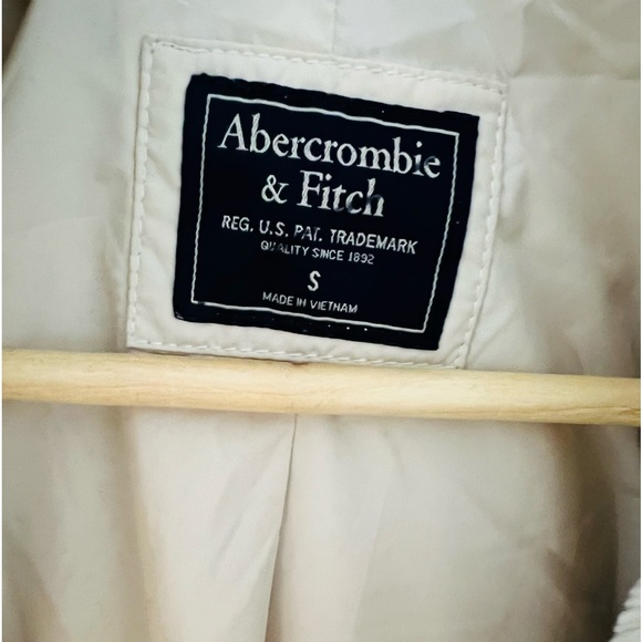 Abercrombie & Fitch Faux Fur Car Coat on cream Size Small - Picture 5 of 9